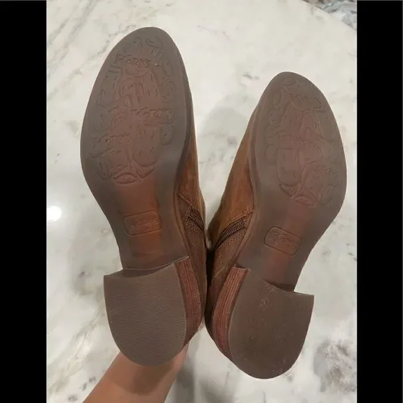 KORKS Sonya Ankle Bootie - Picture 15 of 16